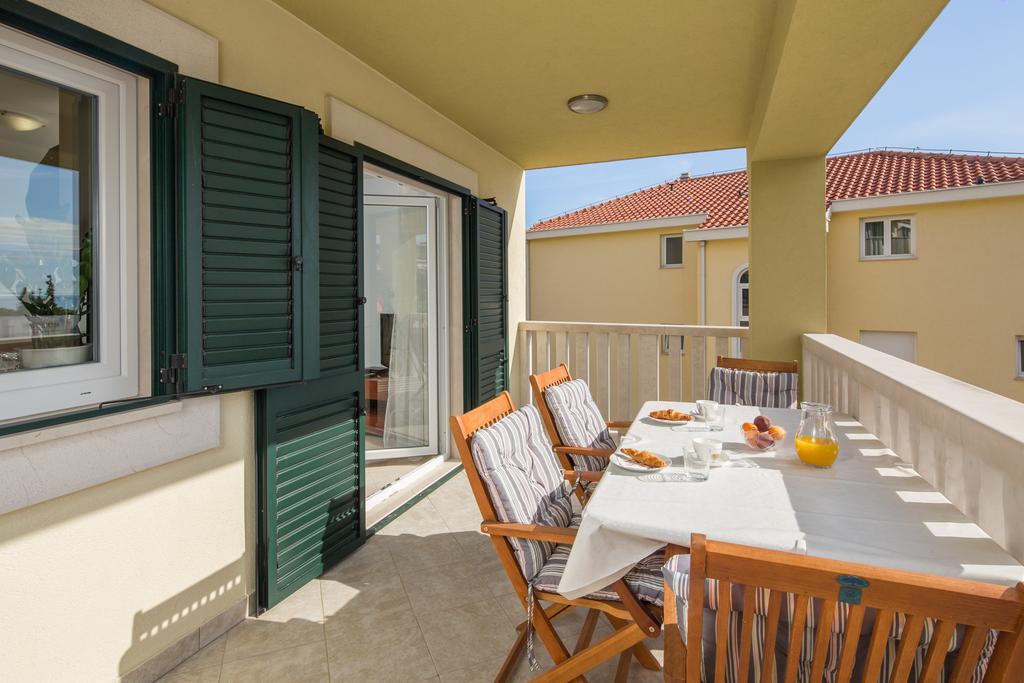 Apartments Leon Podstrana Zimmer foto